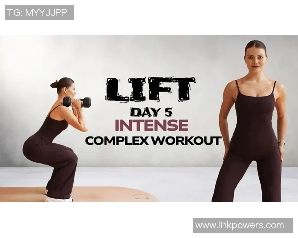 哑铃站立锻炼方法详解助你塑造完美身材提升全身肌肉力量